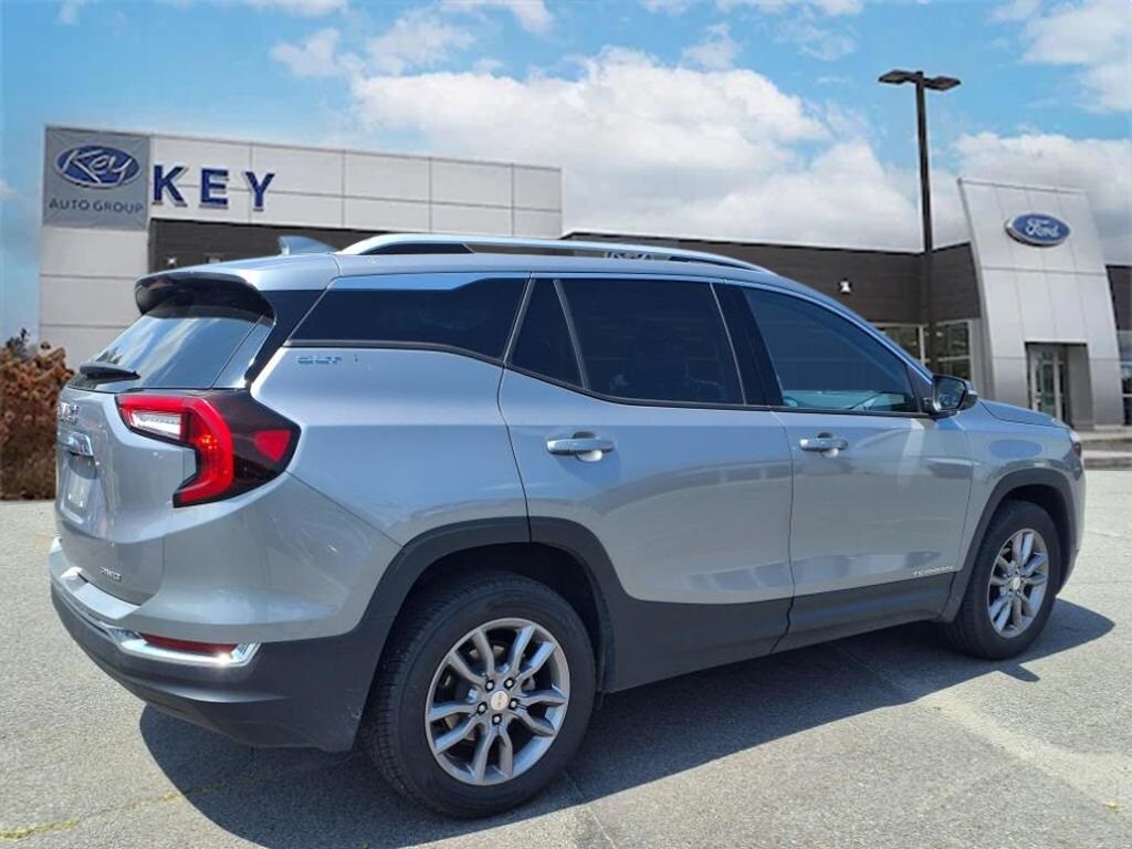 2024 Gmc Terrain SLT photo 3