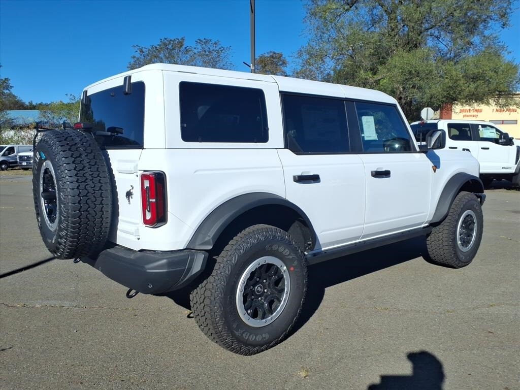 2025 Ford Bronco Badlands photo 3