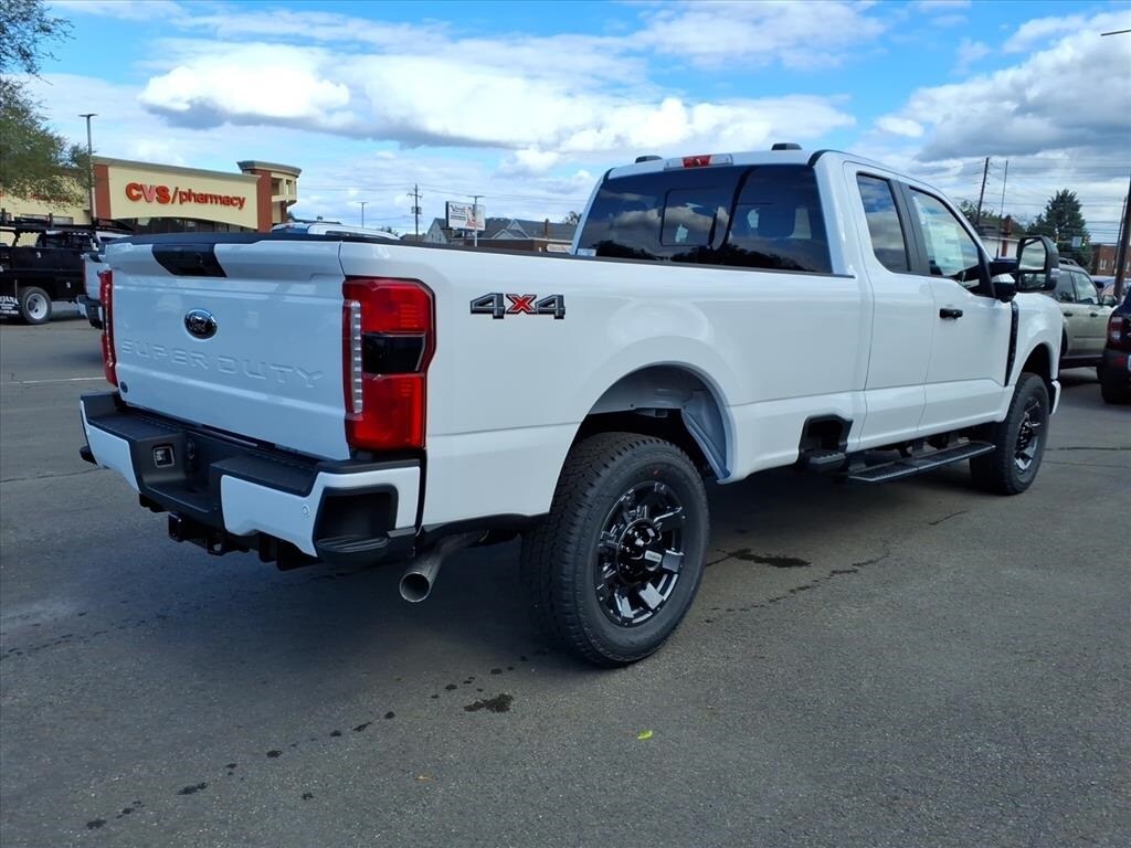 2026 Ford F-350 photo 3