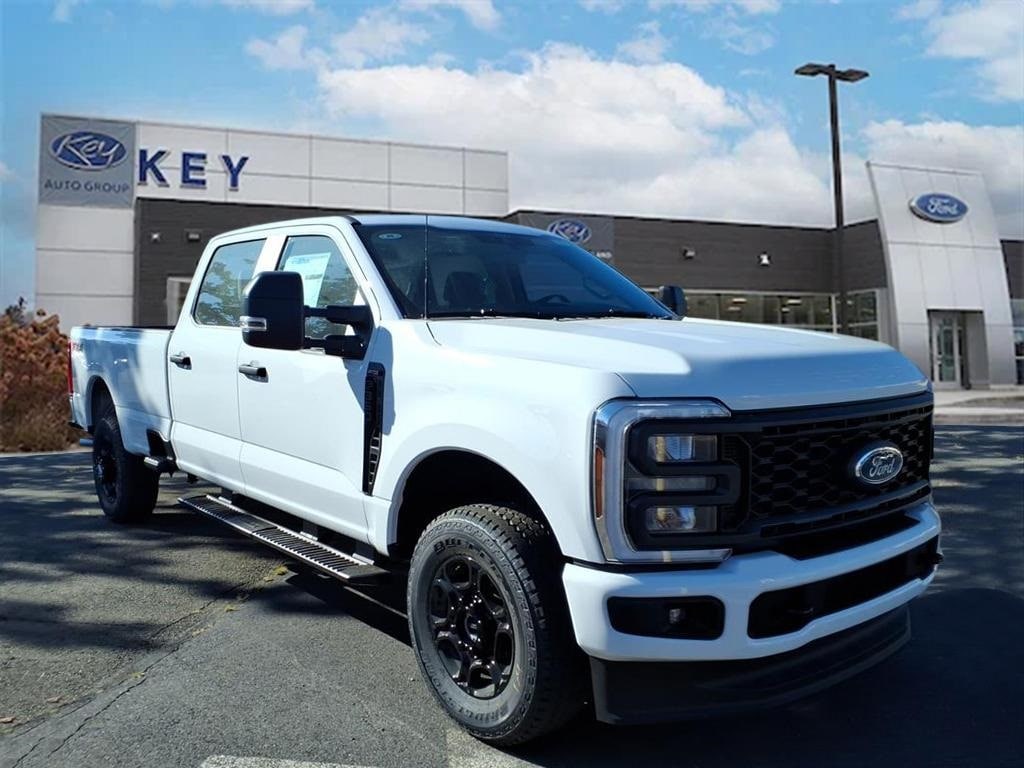 2026 Ford F-350 Super Duty XL's photo