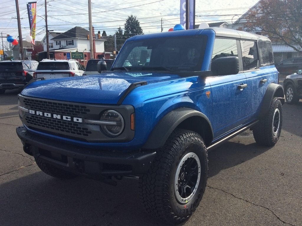 2025 Ford Bronco Badlands photo 2