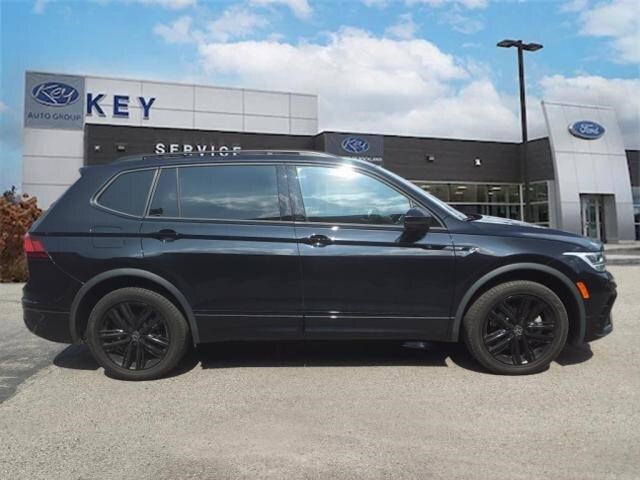 Used 2022 Volkswagen Tiguan SE R-LINE BLACK with VIN 3VV8B7AX3NM061611 for sale in Exeter, PA