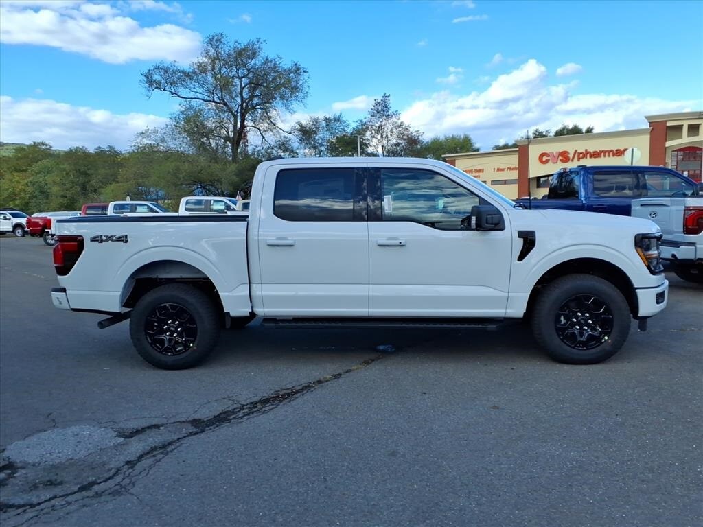 2025 Ford F-150 XLT photo 2