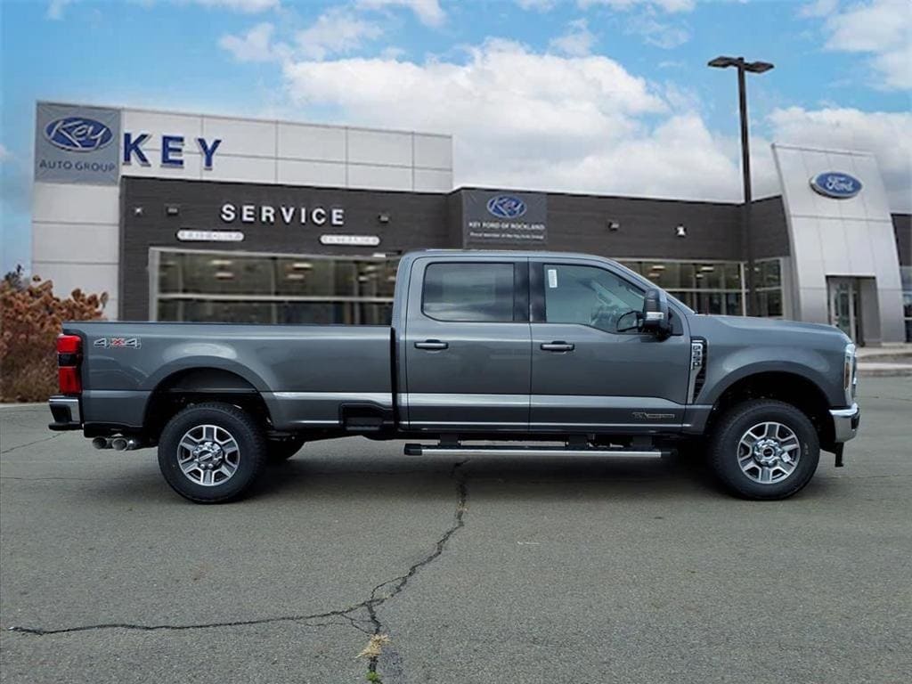 New 2026 Ford F-350SD Lariat Truck