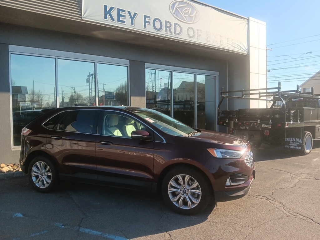 2022 Ford Edge Titanium's photo