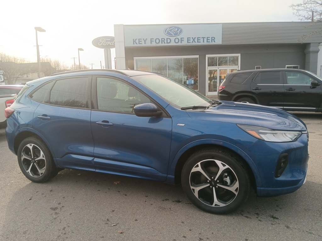 2023 Ford Escape ST-Line Select's photo