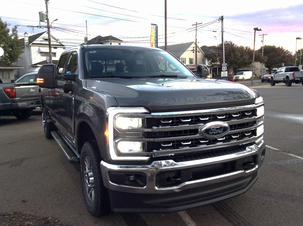 2026 Ford F-350 photo 2