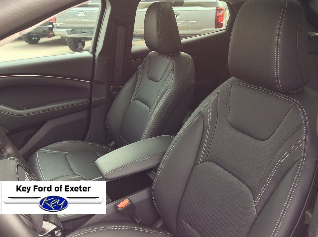 2025 Ford Mustang Mach-E GT - Photo 28