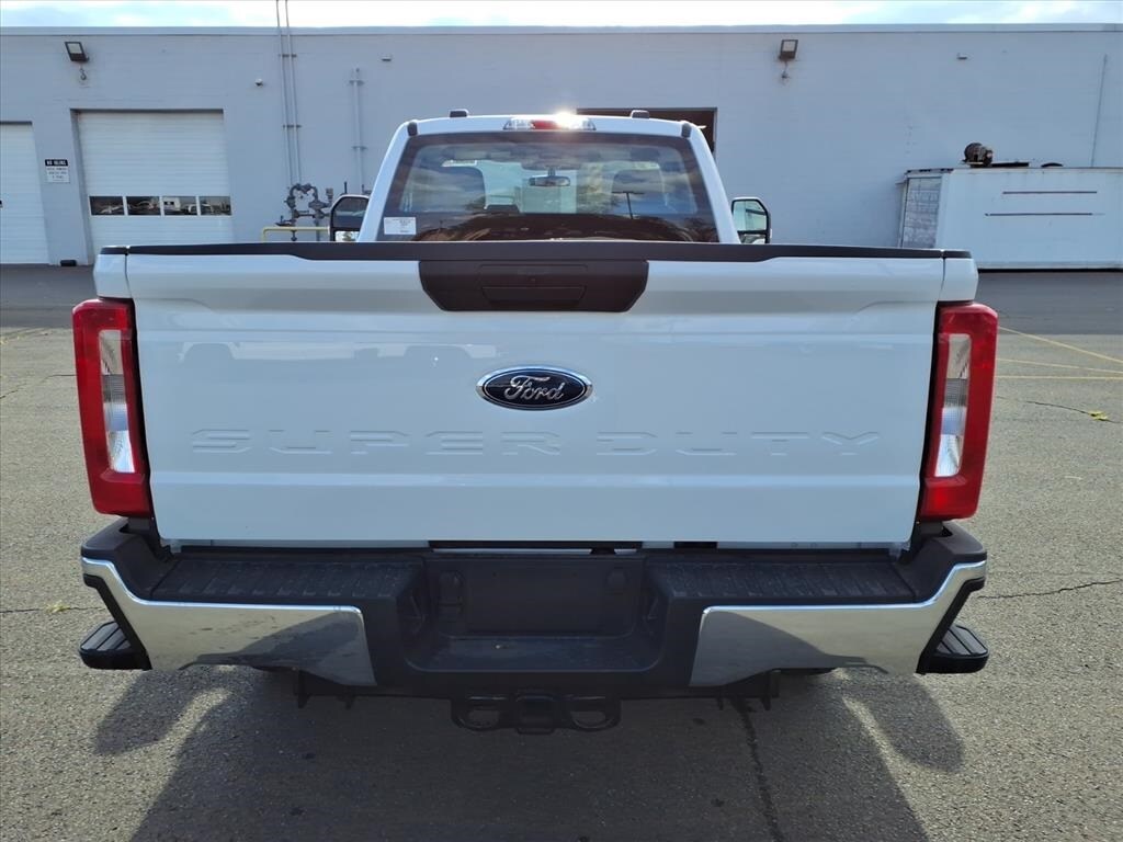 2026 Ford F-350 photo 4