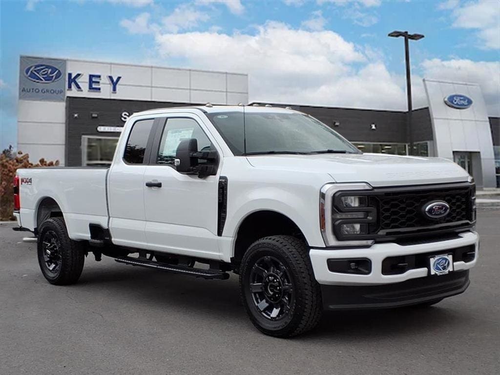 2025 Ford F-350 Super Duty XL's photo