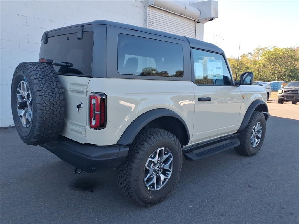2025 Ford Bronco Badlands photo 3