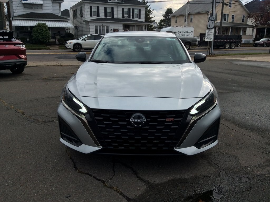 2024 Nissan Altima 2.5 SR photo 4