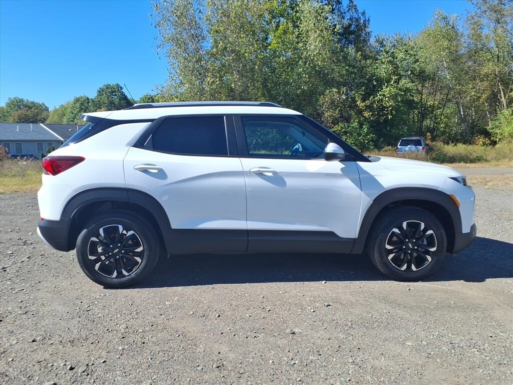 2023 Chevrolet Trailblazer LT photo 2