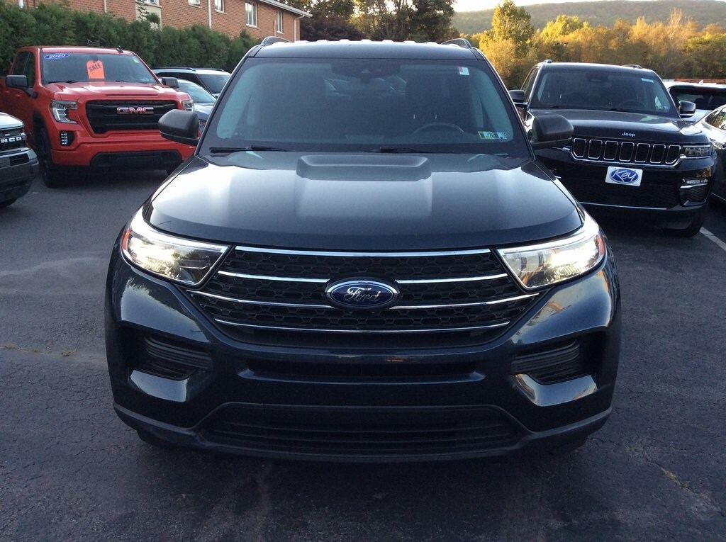 2022 Ford Explorer XLT photo 3