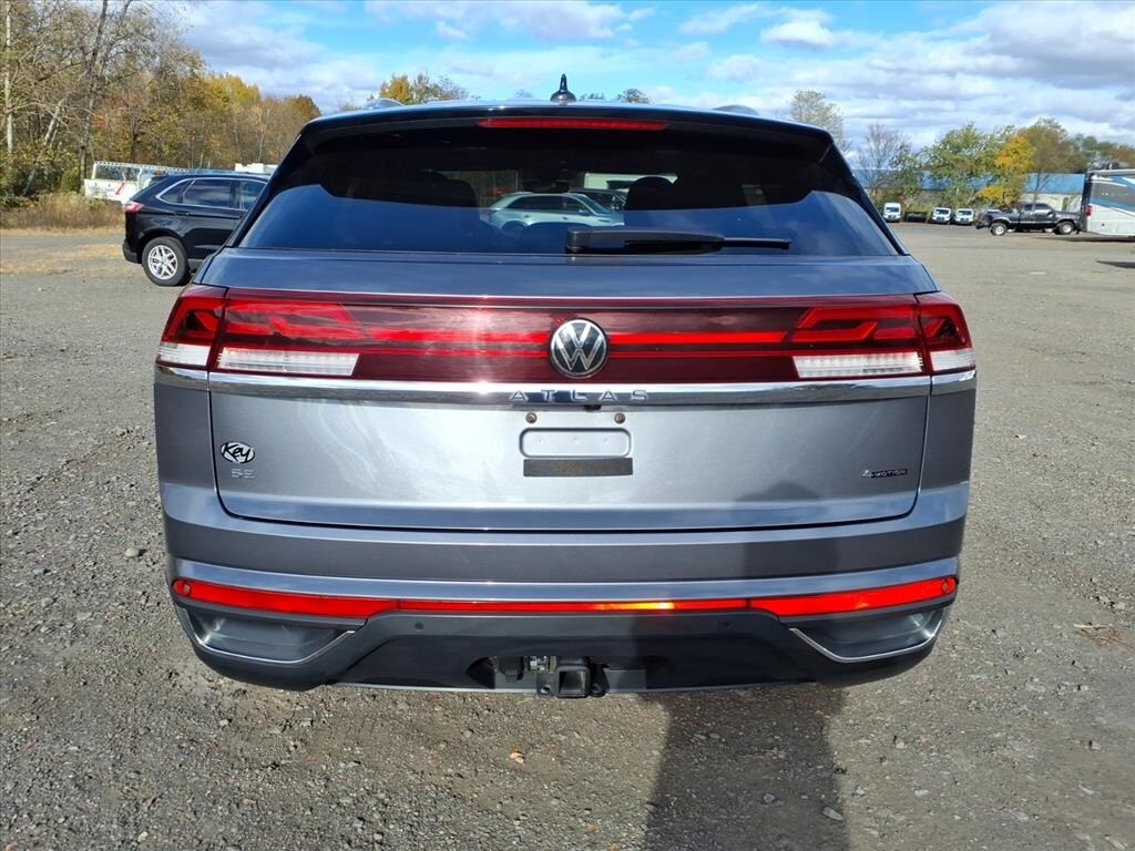 Certified 2024 Volkswagen Atlas Cross Sport 2.0T SE w/Technology SUV