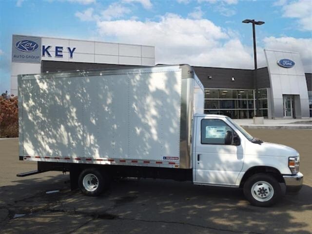 2025 Ford E-350 photo 2