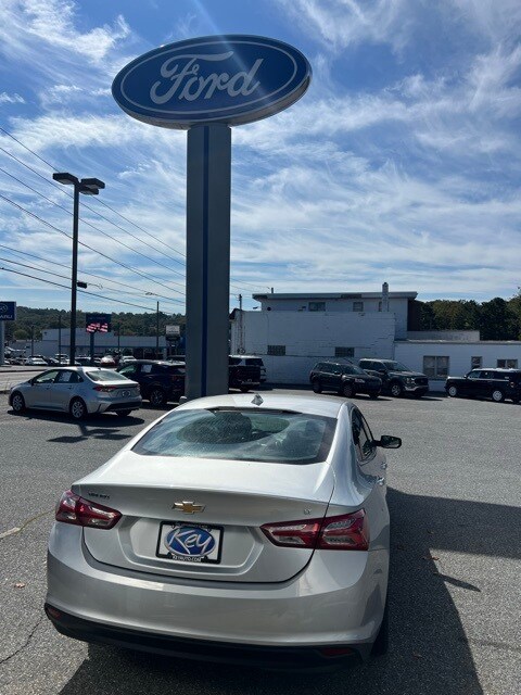 2022 Chevrolet Malibu 1LT photo 3