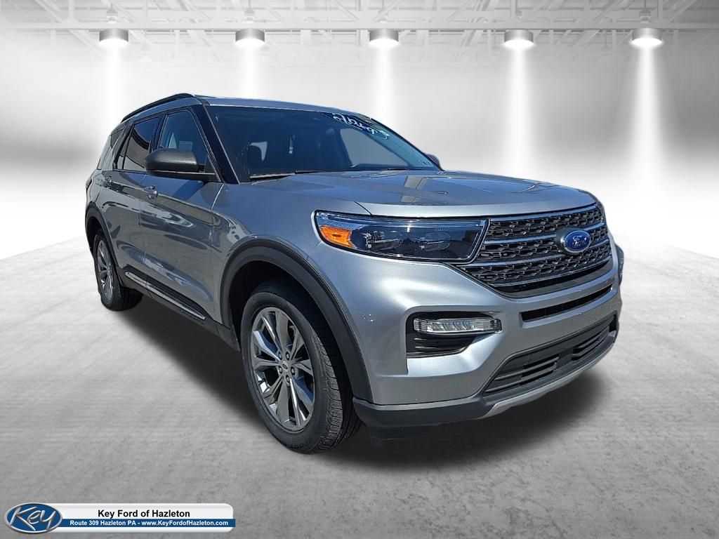 2023 Ford Explorer XLT 4WD's photo