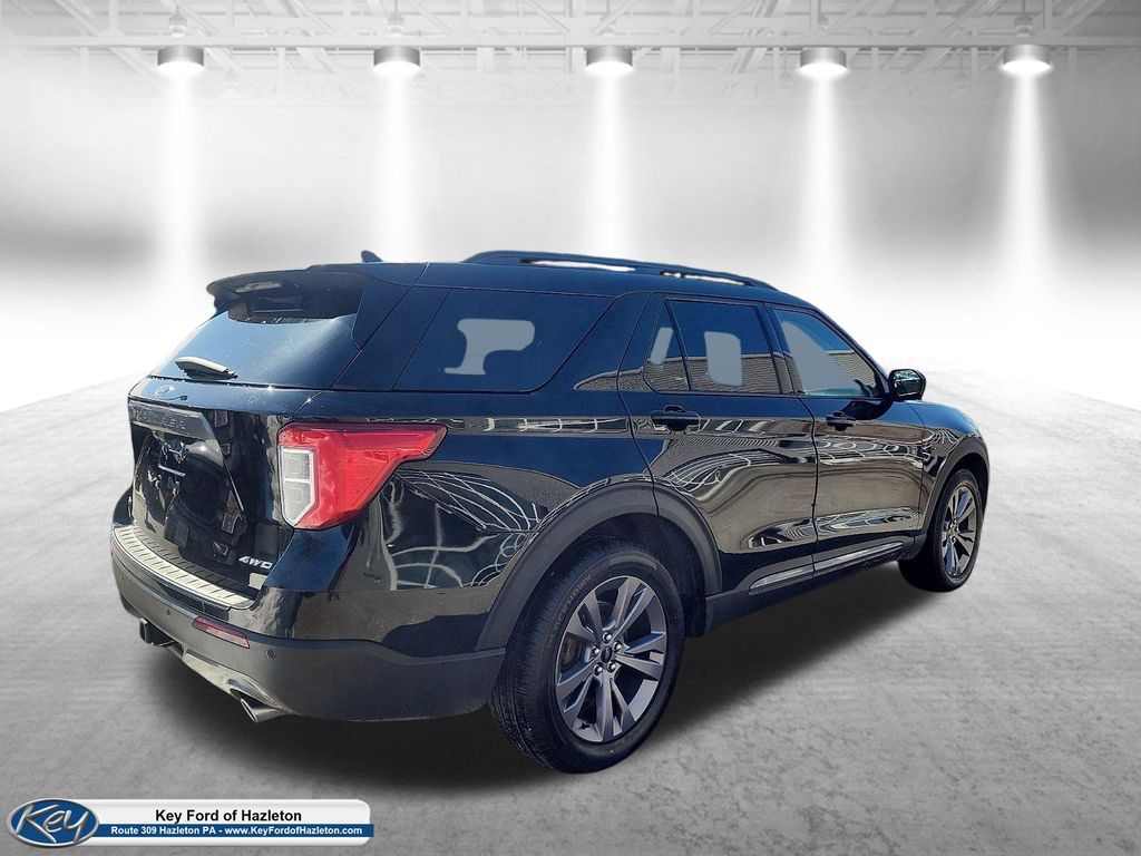 2023 Ford Explorer XLT - Photo 3