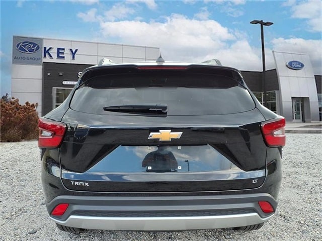 2024 Chevrolet Trax LT photo 4