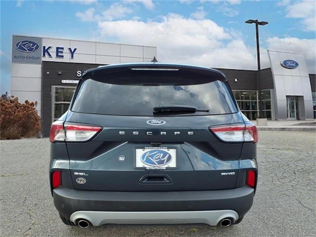 2022 Ford Escape SEL photo 3