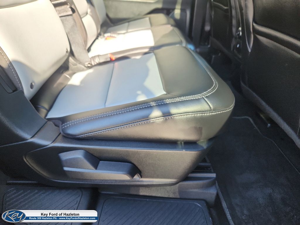 2023 Ford Explorer XLT - Photo 33