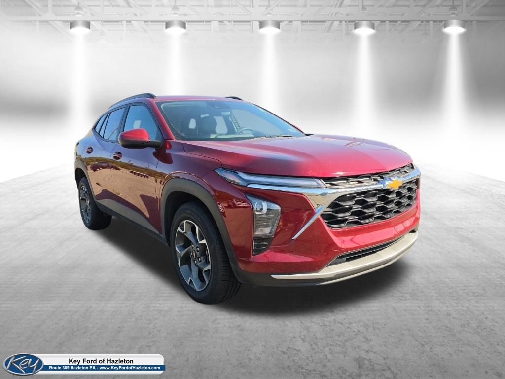 Used 2025 Chevrolet Trax LT SUV