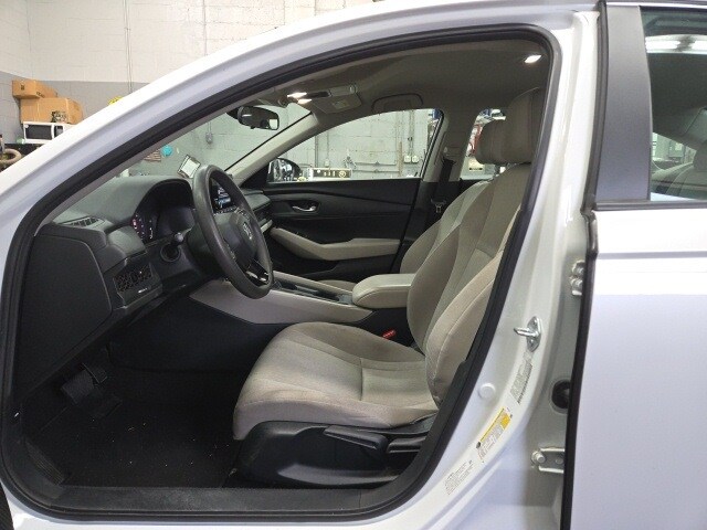 2023 Honda Accord LX photo 3