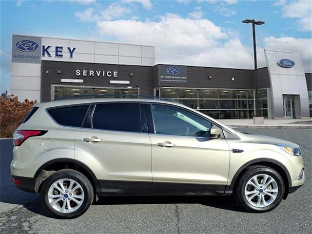 2018 Ford Escape SE photo 2