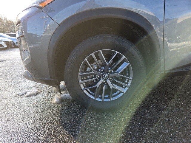 2023 Nissan Rogue S photo 2