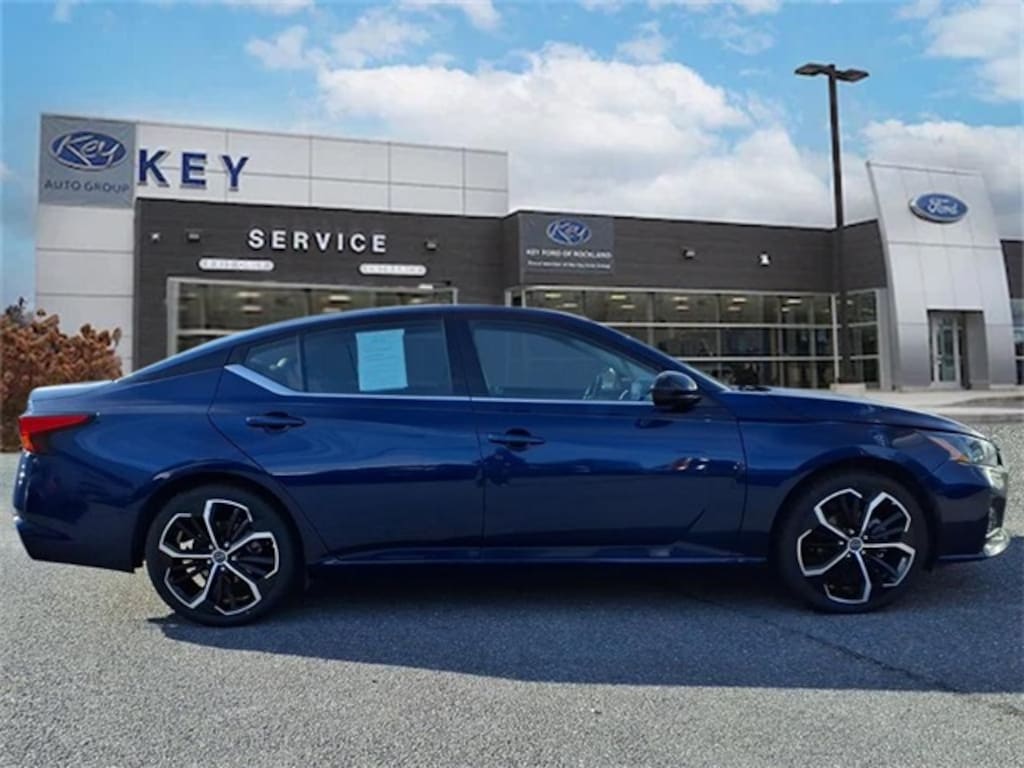 Used 2024 Nissan Altima 2.5 SR Sedan
