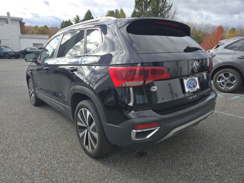 Used 2024 Volkswagen Taos 1.5T SE SUV