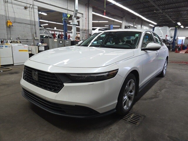 2023 Honda Accord LX photo 2