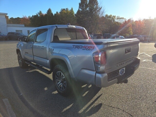 2020 Toyota Tacoma TRD Sport photo 3