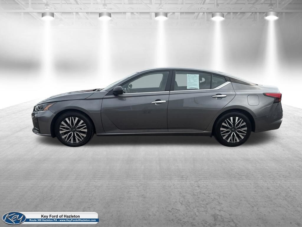 Used 2024 Nissan Altima 2.5 SV Sedan