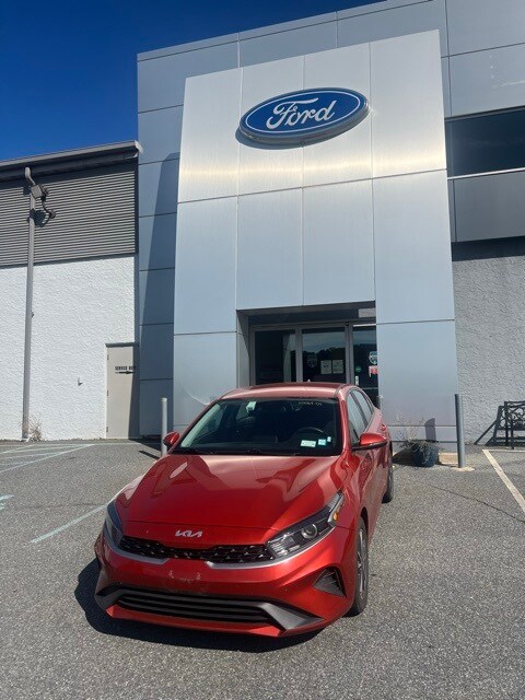 2023 Kia Forte LXS photo 2