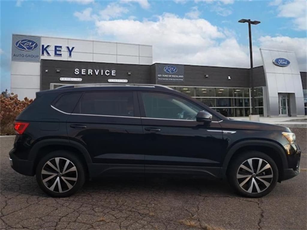 Used 2024 Volkswagen Taos 1.5T SE SUV