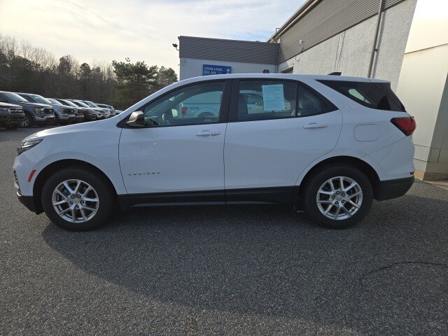 2022 Chevrolet Equinox LS photo 4