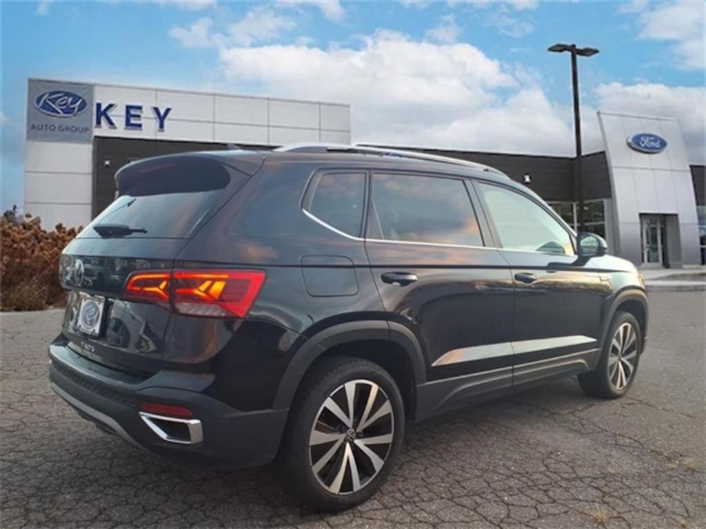 Used 2024 Volkswagen Taos 1.5T SE SUV