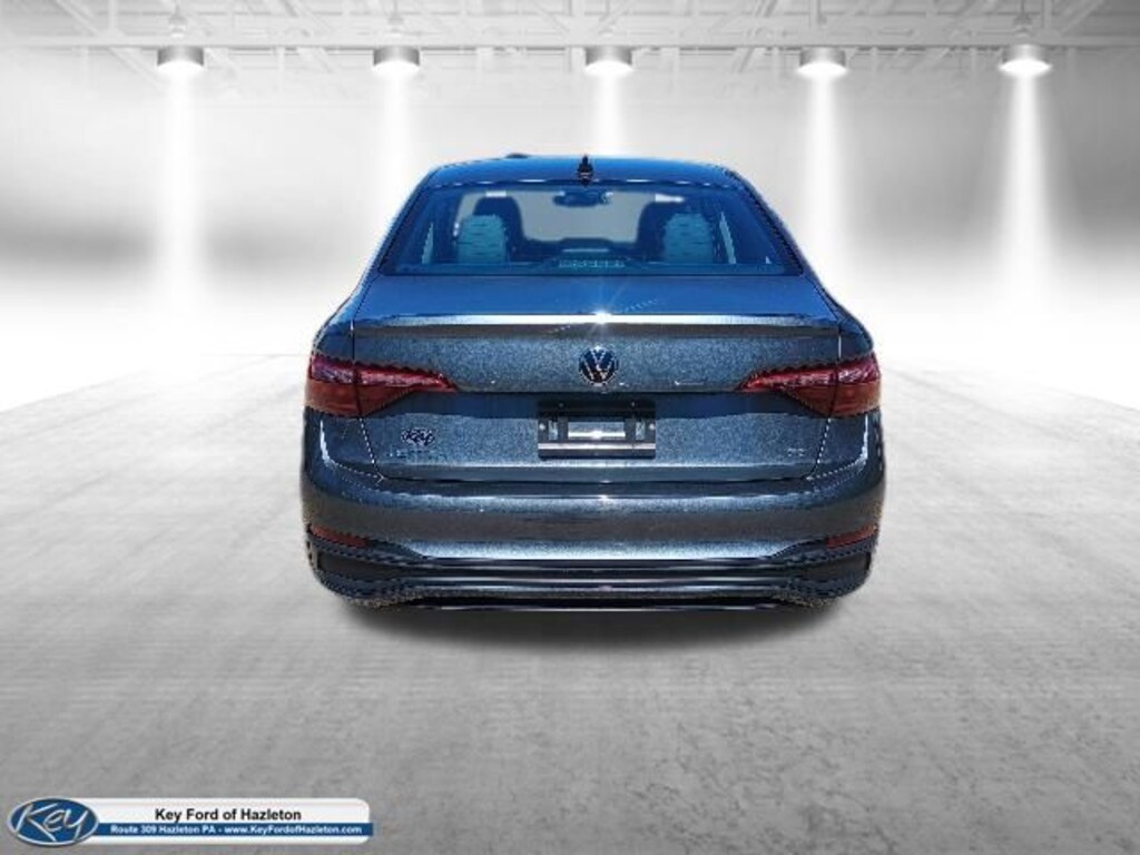 Used 2024 Volkswagen Jetta 1.5T SE Sedan