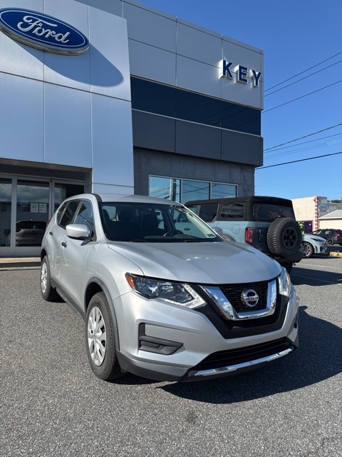 Used 2017 Nissan Rogue S with VIN JN8AT2MV0HW256486 for sale in Salem, NH