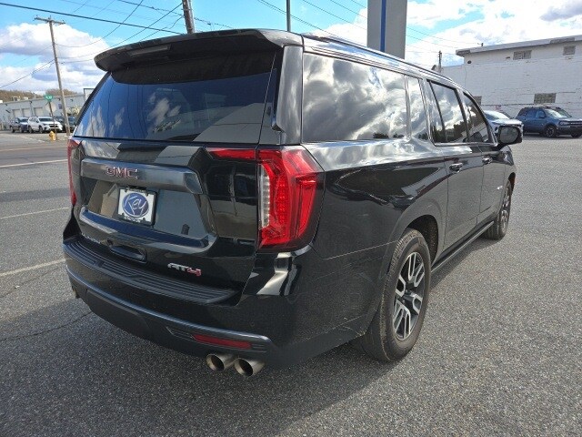 2023 Gmc Yukon XL AT4 photo 3
