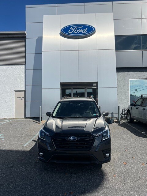 2023 Subaru Forester Premium photo 2
