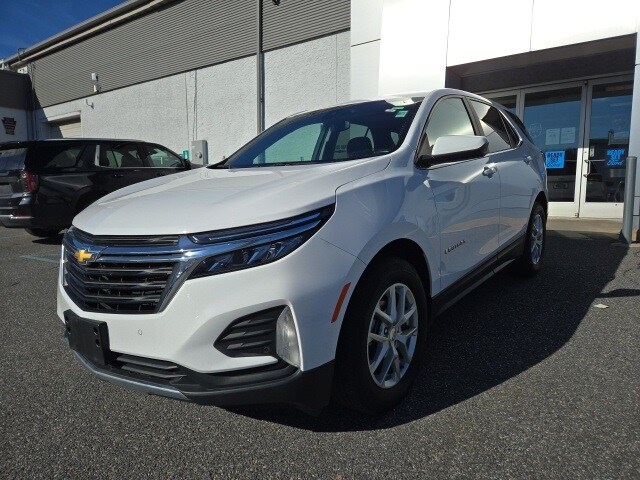 2022 Chevrolet Equinox LT photo 3