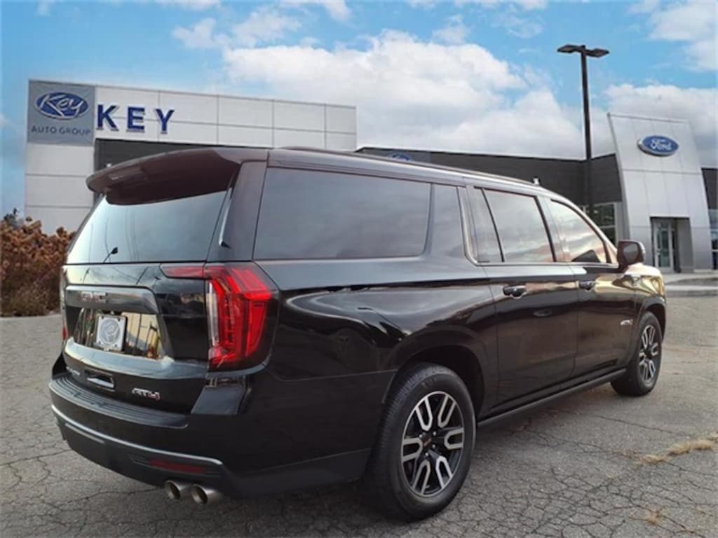 Used 2023 GMC Yukon XL AT4 SUV
