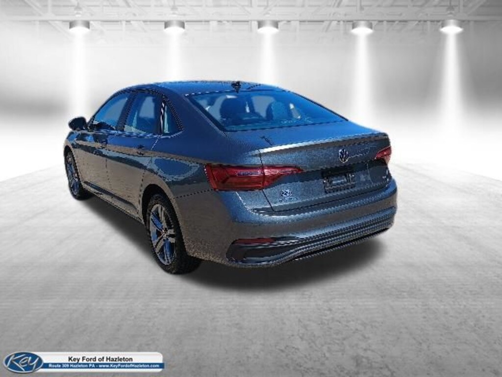 Used 2024 Volkswagen Jetta 1.5T SE Sedan