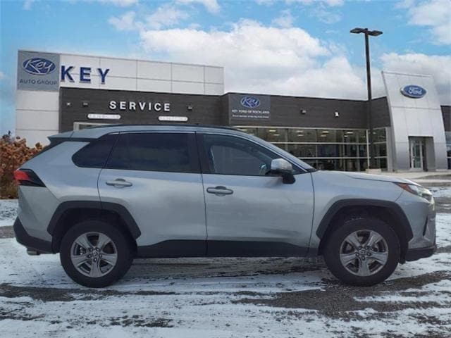 Used 2022 Toyota RAV4 XLE with VIN 2T3P1RFV0NW285109 for sale in Hazleton, PA