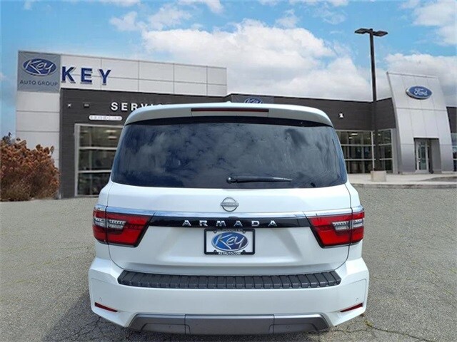 2022 Nissan Armada SV photo 3