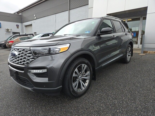 2020 Ford Explorer Platinum photo 2