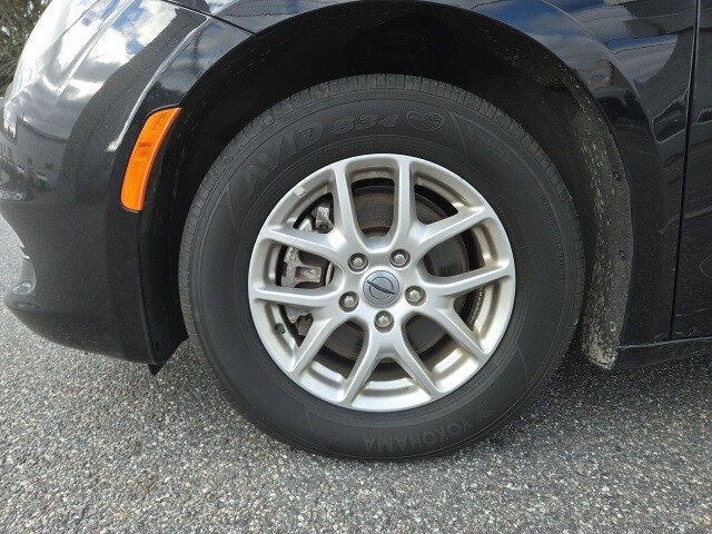 2024 Chrysler Voyager LX photo 3